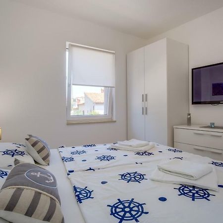 Apartman Filip 말리로시니 외부 사진
