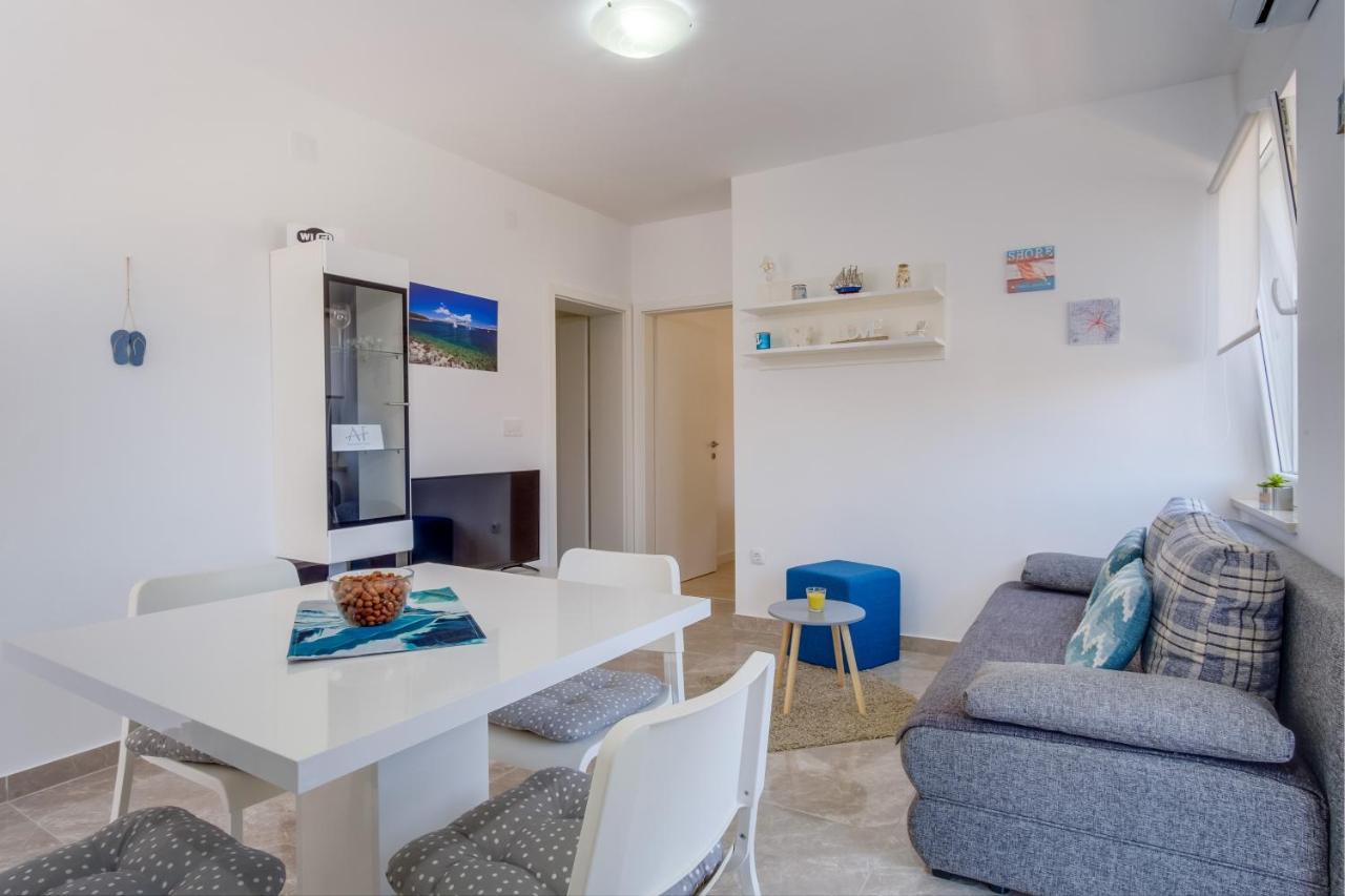 Apartman Filip 말리로시니 외부 사진