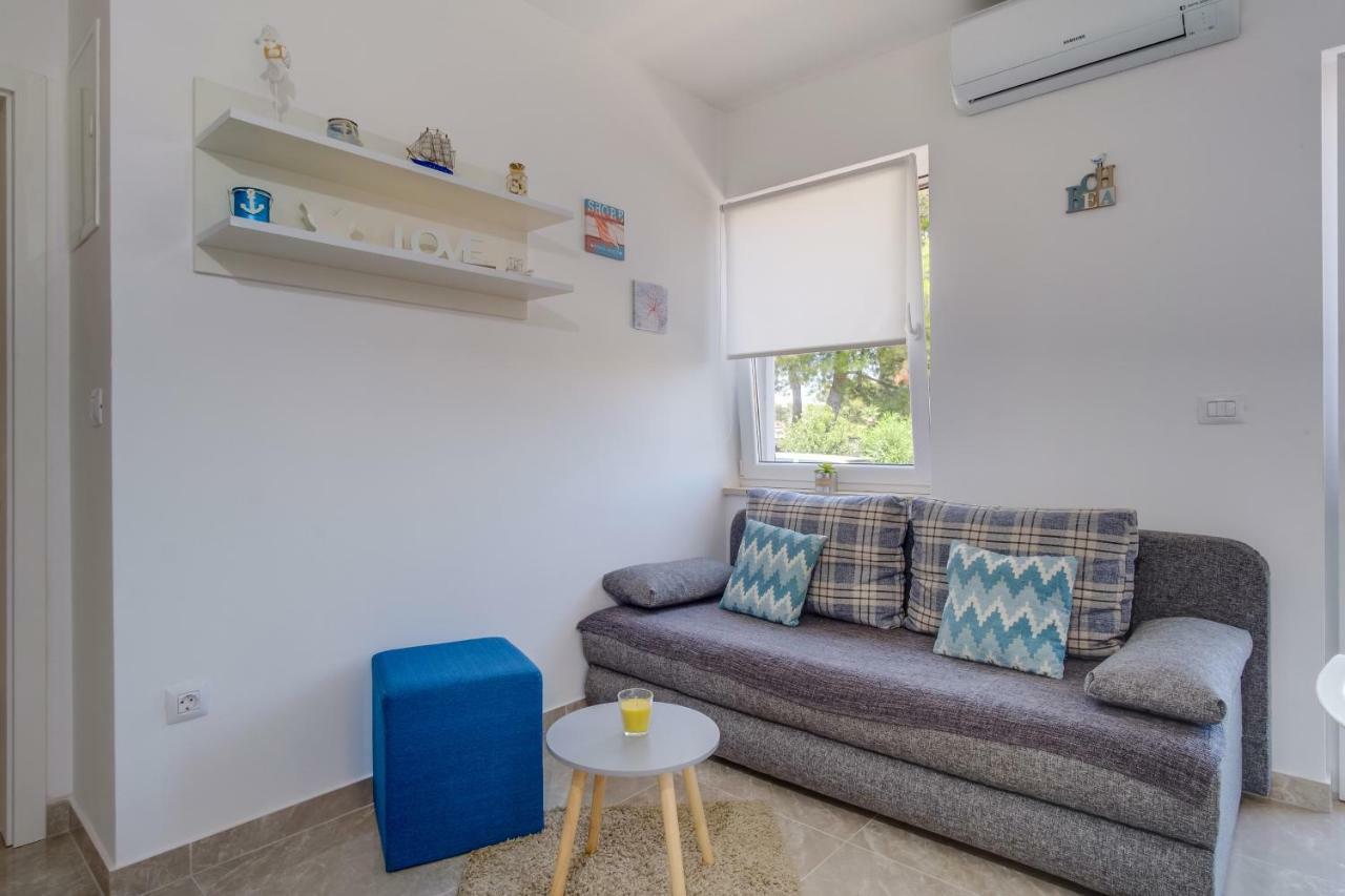 Apartman Filip 말리로시니 외부 사진