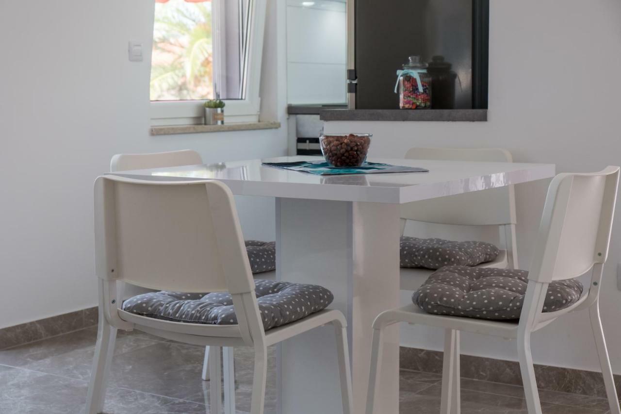 Apartman Filip 말리로시니 외부 사진