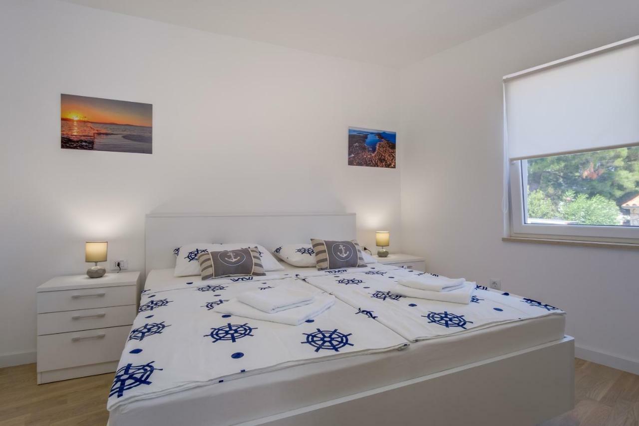 Apartman Filip 말리로시니 외부 사진